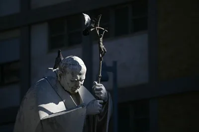 Pope Francis’ clinical condition stable, no new medical crises