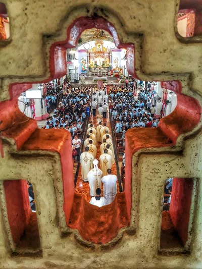 Priest lauds youth who ‘have courage to listen to God’s call’