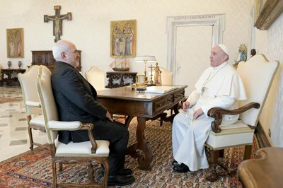 Pope Francis meets with Iran’s foreign minister, speaks to Turkish president about Palestinians