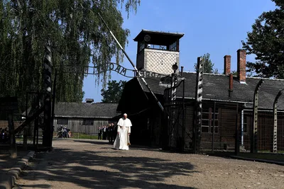 Pope Francis on Holocaust Remembrance Day: ‘These things can happen again’