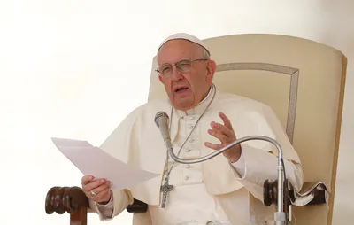 Catholic media must not fall behind in digital age, pope says