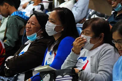 CBCP discourages communion by mouth, holding of hands during Masses