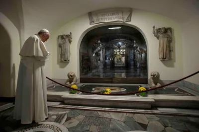 Pope Francis prays for deceased popes on All Souls’ Day