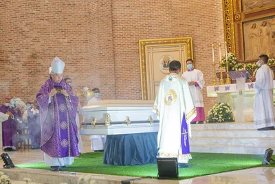 Pope Francis mourns death of Archbishop Cruz