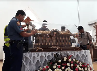 Olongapo faithful welcome ‘rockstar saint’