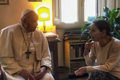 Pope Francis visits writer and Holocaust survivor in Rome