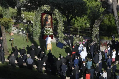 Pope Francis turns to Mary, Undoer of Knots, at end of rosary marathon for end to pandemic
