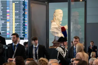 A sculpture of Jesus at Rome’s airport is taking travelers by surprise