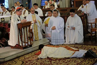 It’s better to be loved than feared, says Cardinal Tagle
