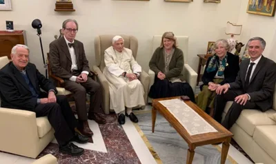 Benedict XVI meets with recipients of the Ratzinger Prize