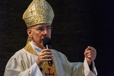 Nuncio to youth: Make prayer a habit