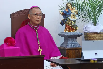‘Be humble, help poor,’ Pope tells Cardinal Advincula