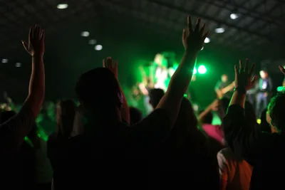 Serve with humility, Jesuit priest reminds youth