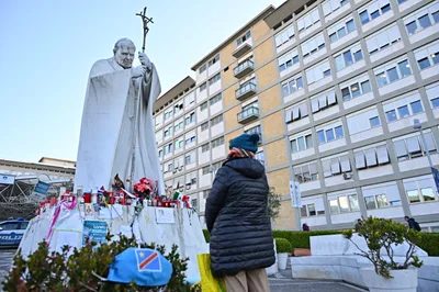 Pope Francis has another good night at the hospital