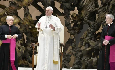 Pope Francis: An alliance between old and young will save the family