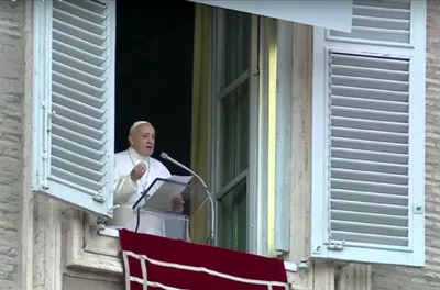 After deadly shipwreck, Pope Francis appeals for safety of migrants