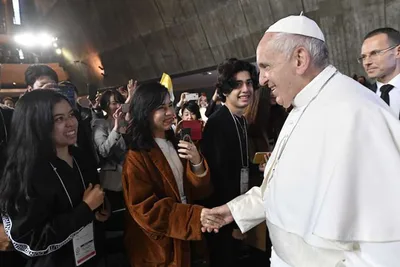 Lack of prayer creates spiritual ‘zombies,’ pope tells Japanese youth