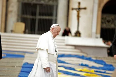 Humanity urgently needs the Gospel, Pope says for World Mission Day 2017