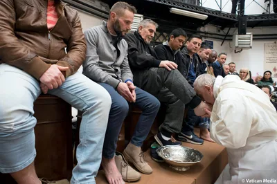 Jesus does not give up on anyone, pope tells prisoners