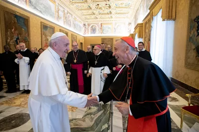 Dispute ideas, pope tells theologians, but don’t confuse the faithful