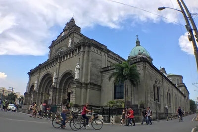 Manila Cathedral reopens after coronavirus closure