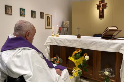 First photo of Pope Francis since entering hospital