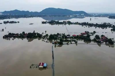 Over 1,200 dead in Asia floods; Indonesia and Sri Lanka face worsening humanitarian crisis