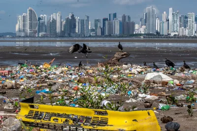 Countries meet to halt wide-ranging threats against oceans
