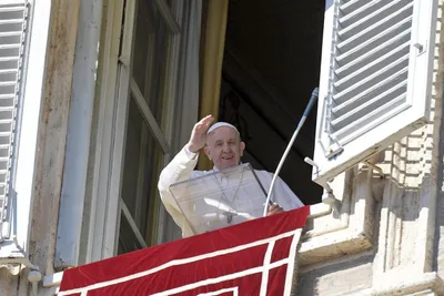 Pope Francis to return to window overlooking St. Peter’s Square for Sunday prayer