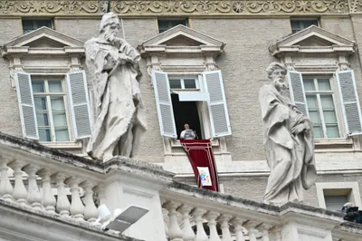 Pope at Angelus: God will never discard us