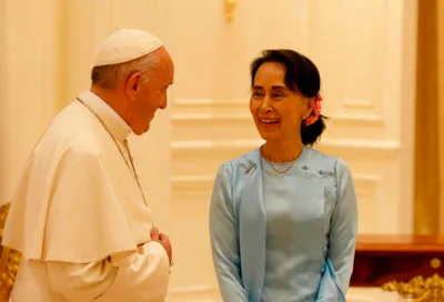 Respect the rights of all groups, pope tells Myanmar’s leaders