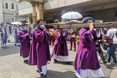 Manila priests hold ‘penitential walk’