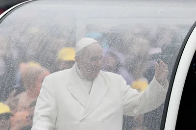 Leave Mass praising God, not gossiping about others, pope says