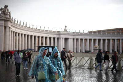 Global interfaith collective honors Pope Francis for uplifting women in religion