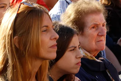 For communications day, pope says memories can help unite people
