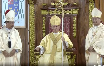 New Naval bishop assumes post