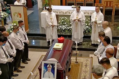 Cardinal Sim laid to rest in Brunei