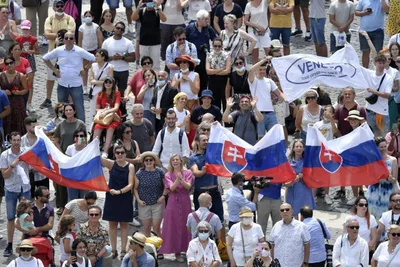 More Catholics to see Pope Francis in Slovakia as COVID rules eased