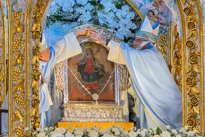 Nuncio urges faithful to ‘listen to God’s music’ at Cavite Marian coronation