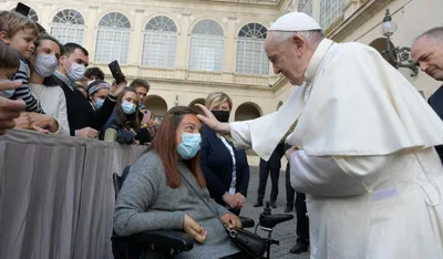 Pope Francis at the general audience: ‘Prayer works miracles’