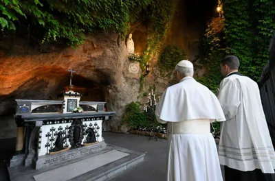 Pope Leo at Rosary: Even in times of conflict, peace is possible