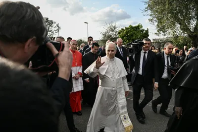 Pope to Rome parish: Everyone can be a builder of peace and reconciliation