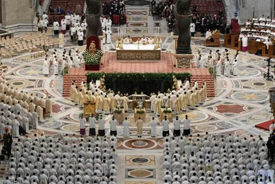 Pope Francis celebrates ‘the birthday of the priesthood’ with 1,800 priests on Holy Thursday