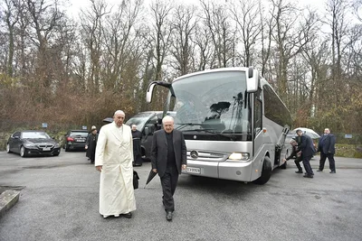Thirsty souls are quenched by God, not world, priest tells pope, Curia