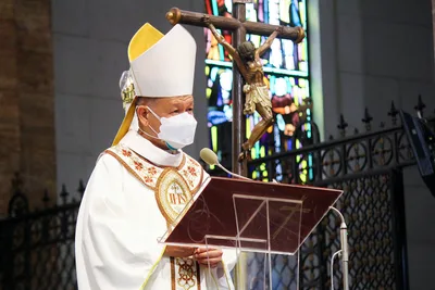 Cardinal Advincula urges voters to look at bets’ track record, platform