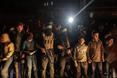 Pope Francis urges extension of Gaza truce