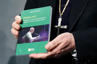 Papal document addresses challenges of evangelizing in the digital age