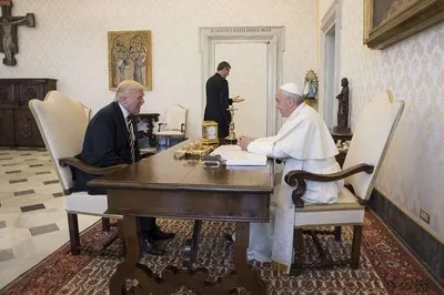Pope Francis, Trump hold landmark first meeting