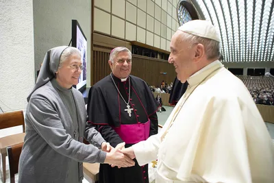 Discern right path with poverty, patience, prayer, pope tells religious