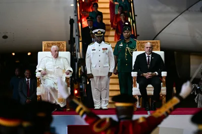 Pope Francis arrives in Papua New Guinea